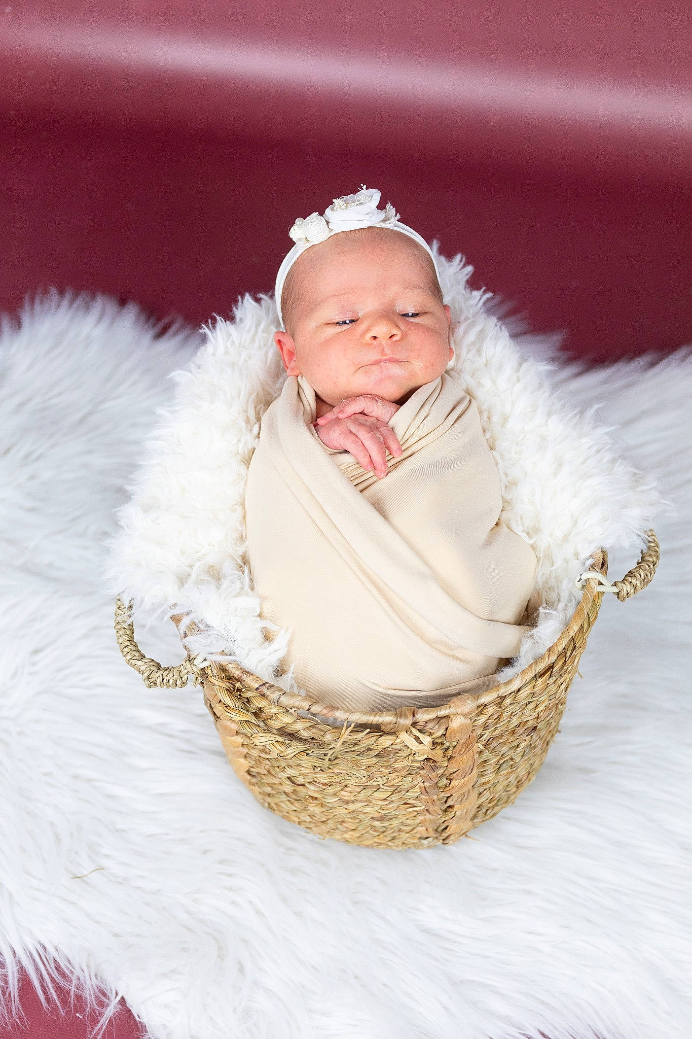 Léonce participe au concours pour gagner de l'argent avec cette photo : baby, baby_products, baby_sleeping, baby_toddler_clothing, basket, cap, chair, child, comfort, event, fashion_accessory, fur, happy, peach, people_in_nature, person, portrait_photography, sitting, toddler, wicker