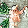 Naré a rejoint le concours — aidez-le/la à gagner de superbes lots ! baby, blanket, bonnet, clothing, face, flower, flowerarrangement, food, footwear, hat, head, person, photography, plant, portrait, produce, shoe, springonion, toy, vegetable