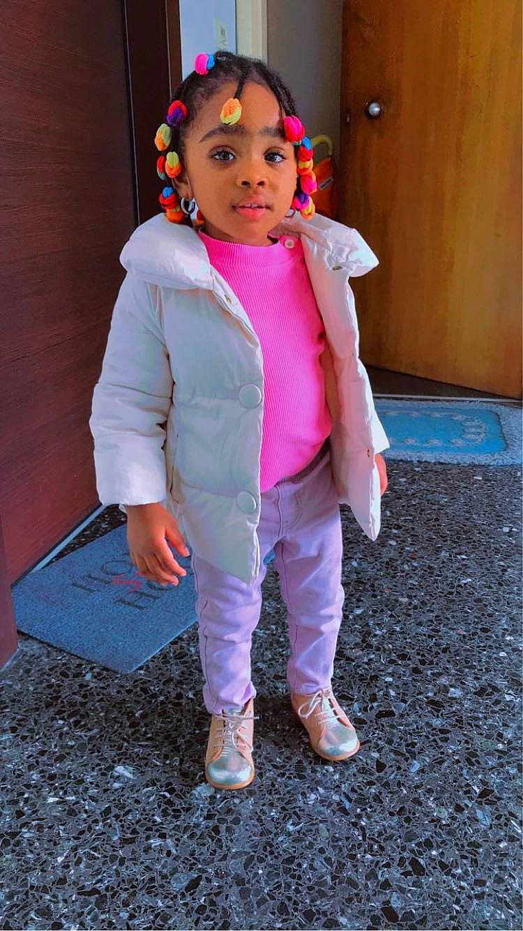 Tina participe au concours pour gagner de l'argent avec cette photo : baby_toddler_clothing, child, child_model, costume, denim, fashion_accessory, fashion_design, formal_wear, fun, fur, happy, jewellery, magenta, necklace, person, personal_protective_equipment, pink, sleeve, suit, toddler