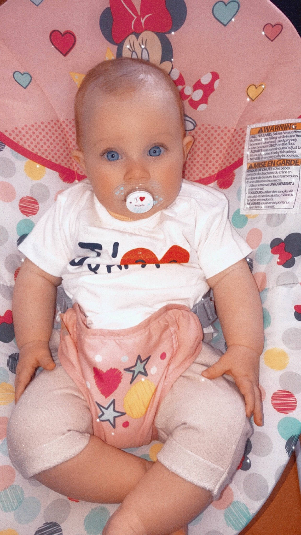 Mélya a rejoint le concours — aidez-le/la à gagner de superbes lots ! baby, baby_toddler_clothing, cheek, child, eye, eyelash, face, happy, head, mouth, neck, organ, person, pink, red, shorts, skin, sleeve, t_shirt, thigh