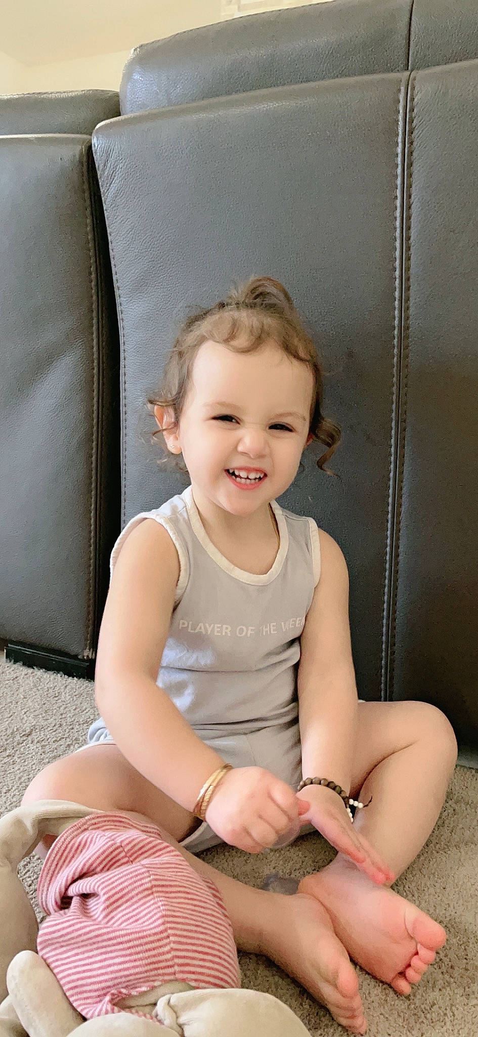 Manon  a rejoint le concours — aidez-le/la à gagner de superbes lots ! arm, baby_toddler_clothing, beauty, clothing, comfort, eye, flash_photography, happy, head, human_body, iris, joint, joy, knee, leg, neck, person, shoulder, skin, smile