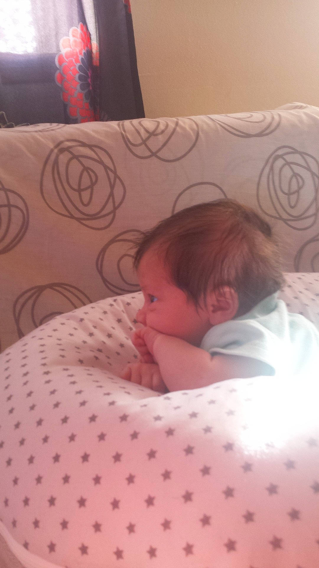 Julianna participe au concours pour gagner de l'argent avec cette photo : arm, baby_products, bed, bedtime, cheek, child, finger, furniture, girl, infant, infant_bed, mattress, nap, nose, pink, product, skin, sleep, toddler