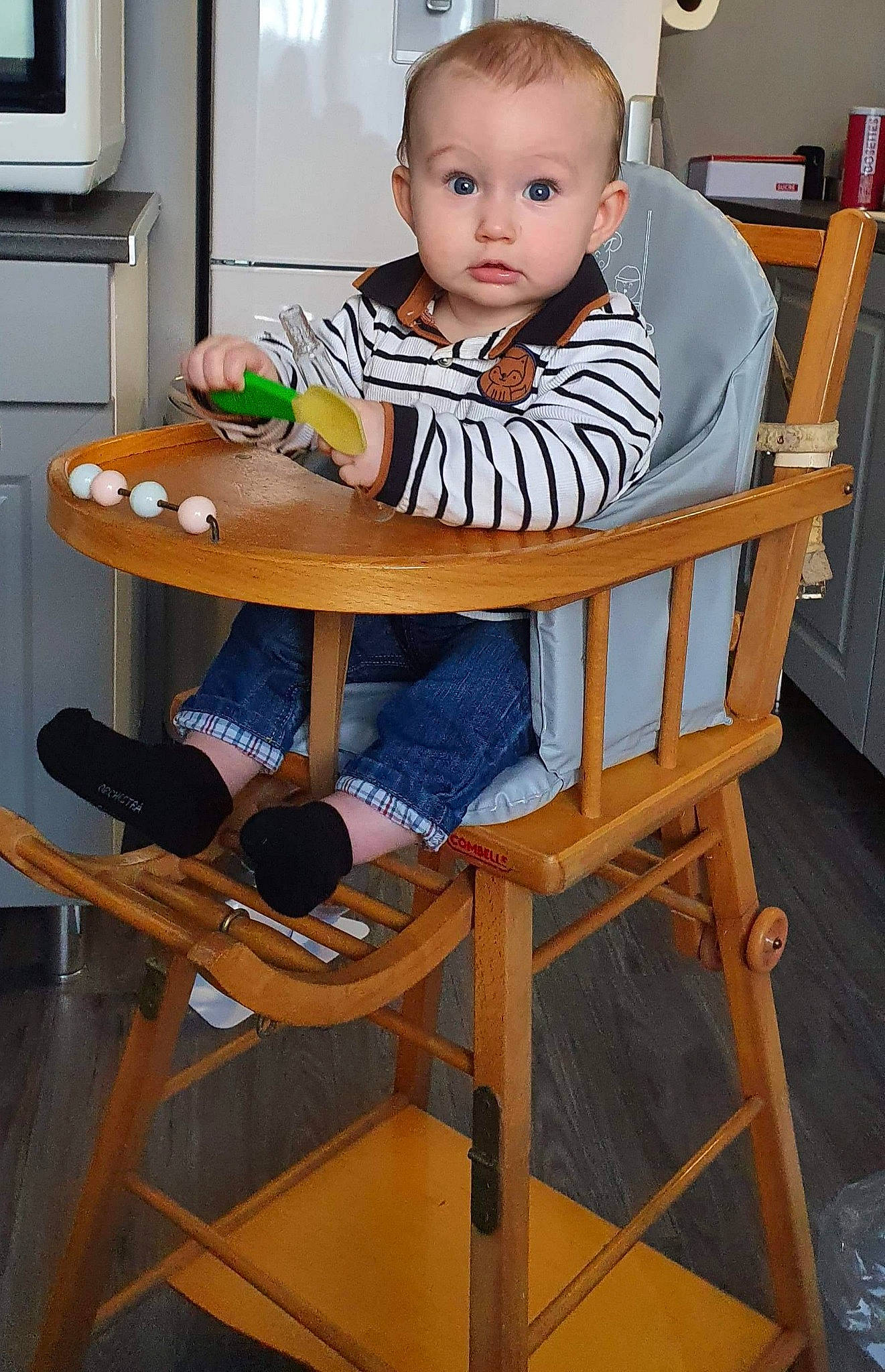 Ayden a rejoint le concours — aidez-le/la à gagner de superbes lots ! chair, child, furniture, person, sitting, toddler