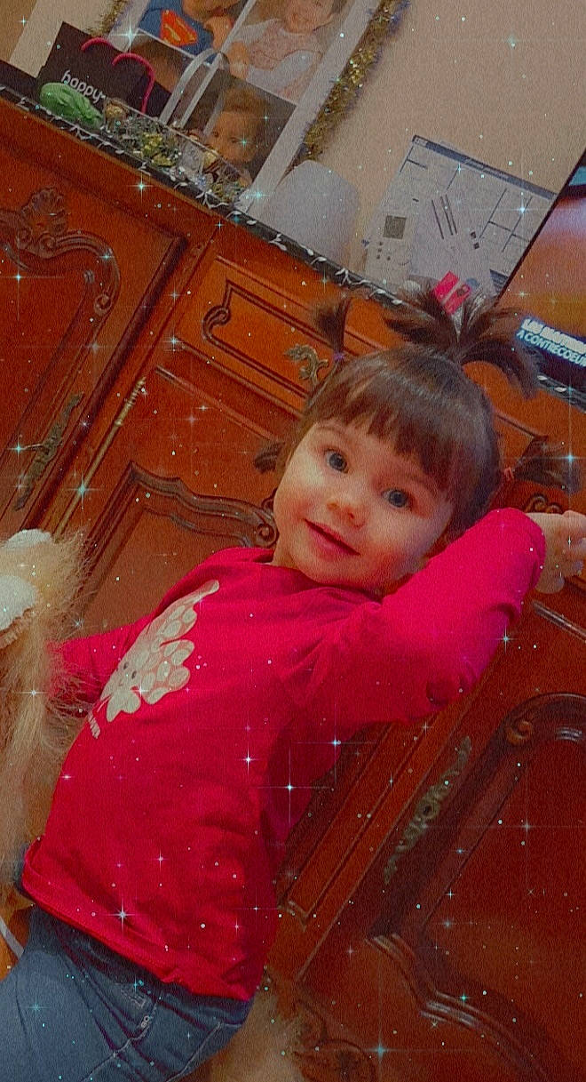 Victoria participe au concours pour gagner de l'argent avec cette photo : baby, cabinetry, cheek, chest_of_drawers, child, drawer, dresser, event, fun, happy, head, iris, joy, leisure, magenta, person, pink, room, smile, toddler