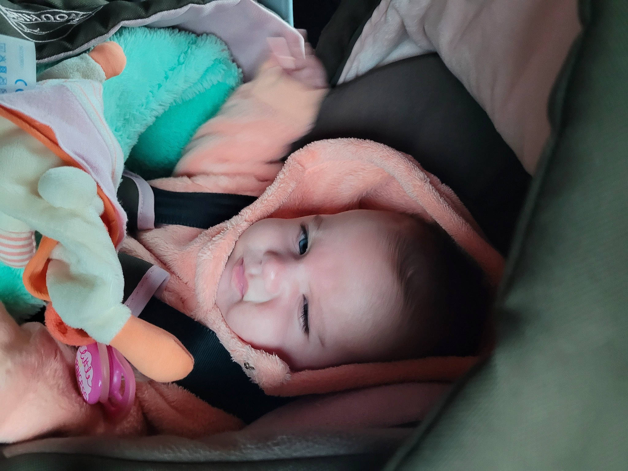 Mya a rejoint le concours — aidez-le/la à gagner de superbes lots ! baby, baby_toddler_clothing, cheek, child, comfort, eyelash, facial_expression, lip, love, person, skin, throat, toddler, tongue, tooth