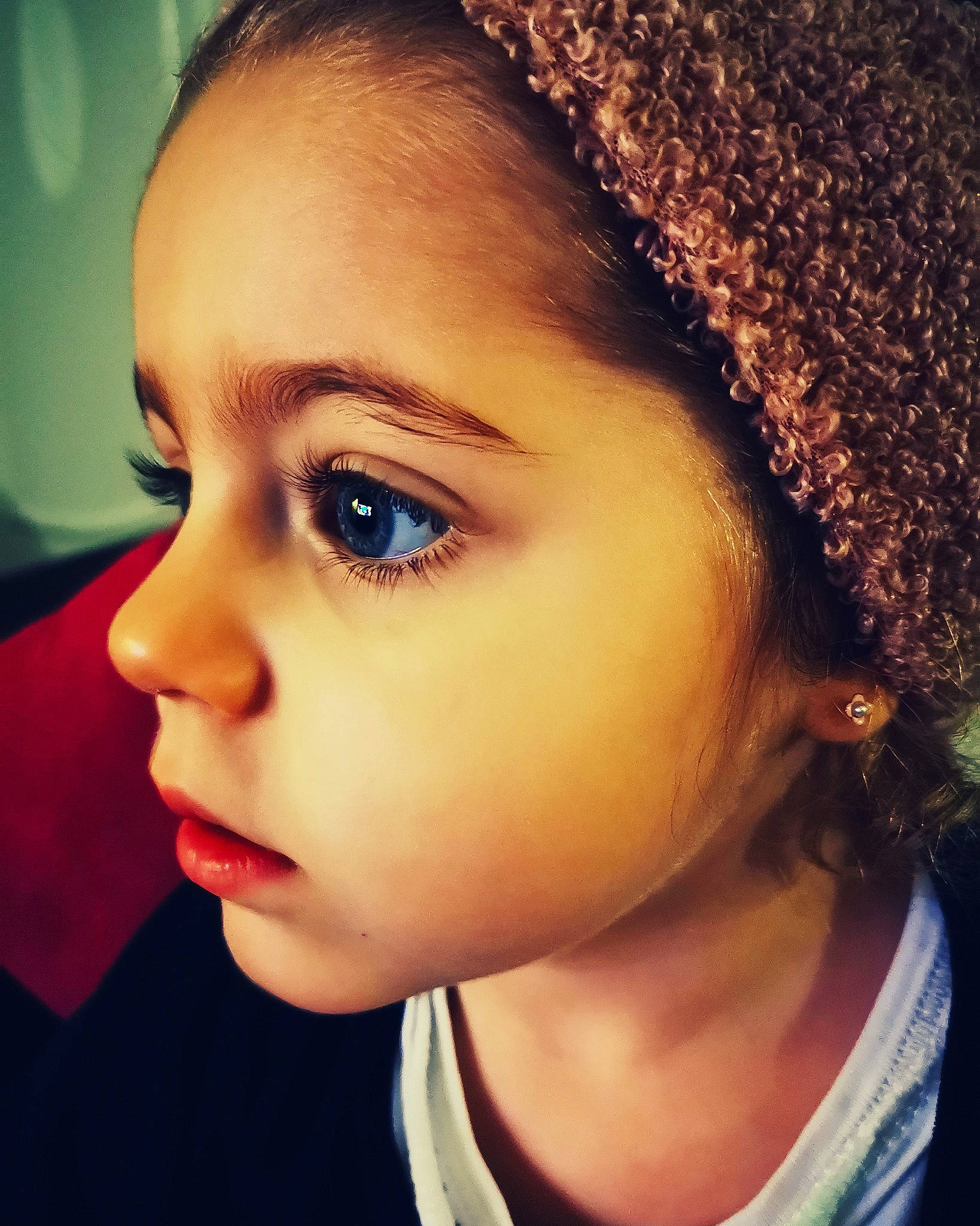 Lilie participe au concours pour gagner de l'argent avec cette photo : beauty, cheek, child, chin, close_up, cool, ear, eye, eyebrow, eyelash, face, forehead, hair, hairstyle, head, lip, nose, organ, person, selfie