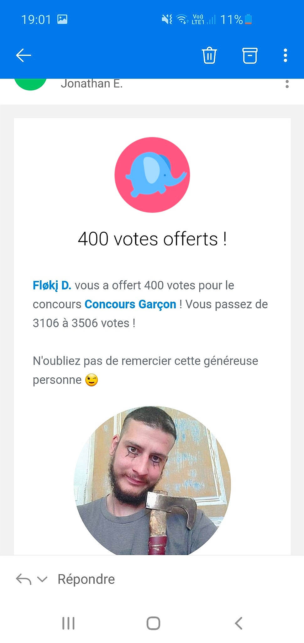 Manuel participe au concours pour gagner de l'argent avec cette photo : advertising, beard, brand, circle, facial_hair, font, jaw, joy, logo, magnifying_glass, moustache, multimedia, person, product, screenshot, smile, symbol, technology, web_page
