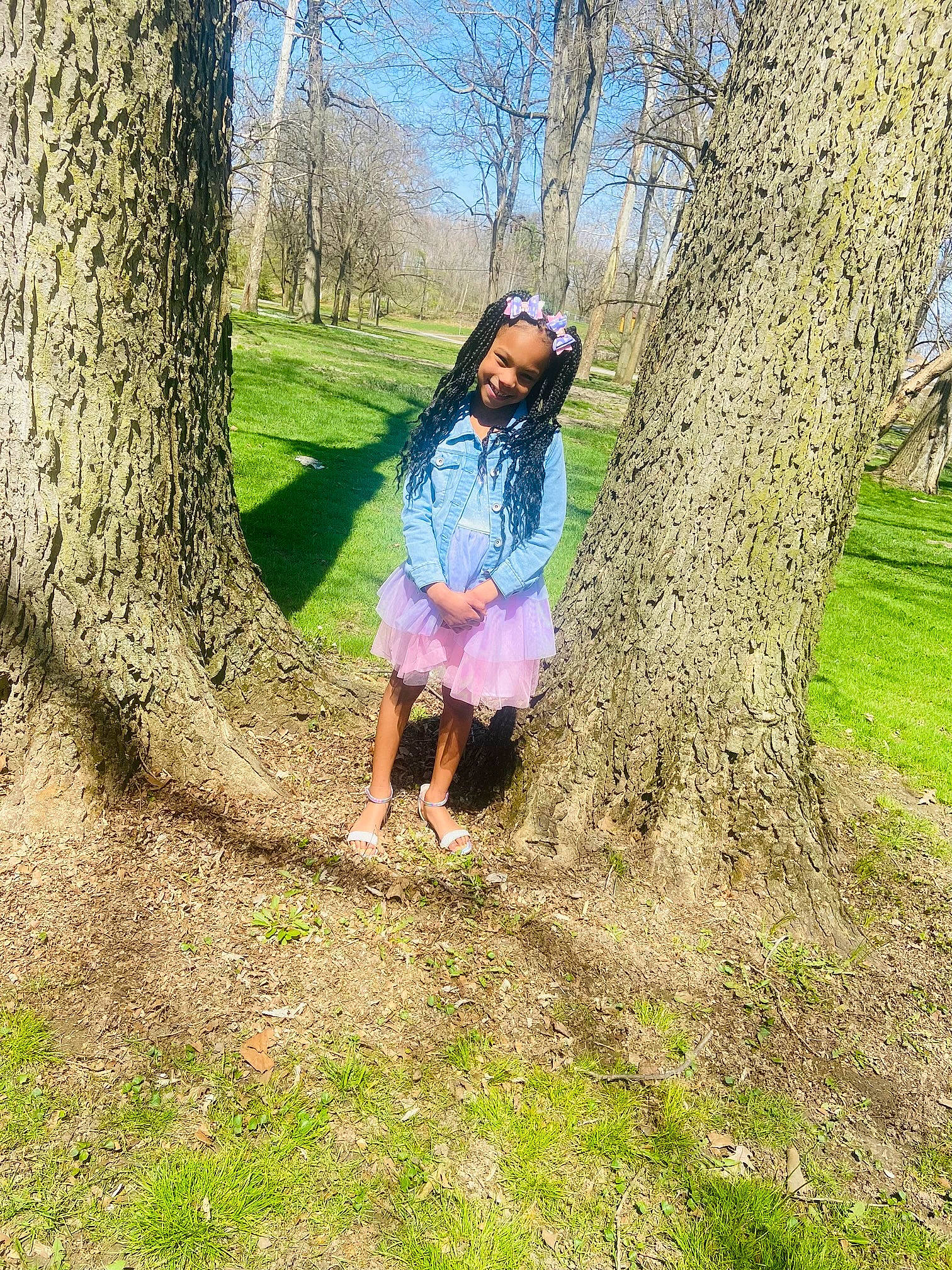 Kaeleigh is registered to the contest to win money with this photo: branch, grass, grass_family, grassland, happy, joy, leaf, leisure, meadow, natural_landscape, nature, people_in_nature, person, plant, sky, sunlight, tints_and_shades, tree, trunk, wood