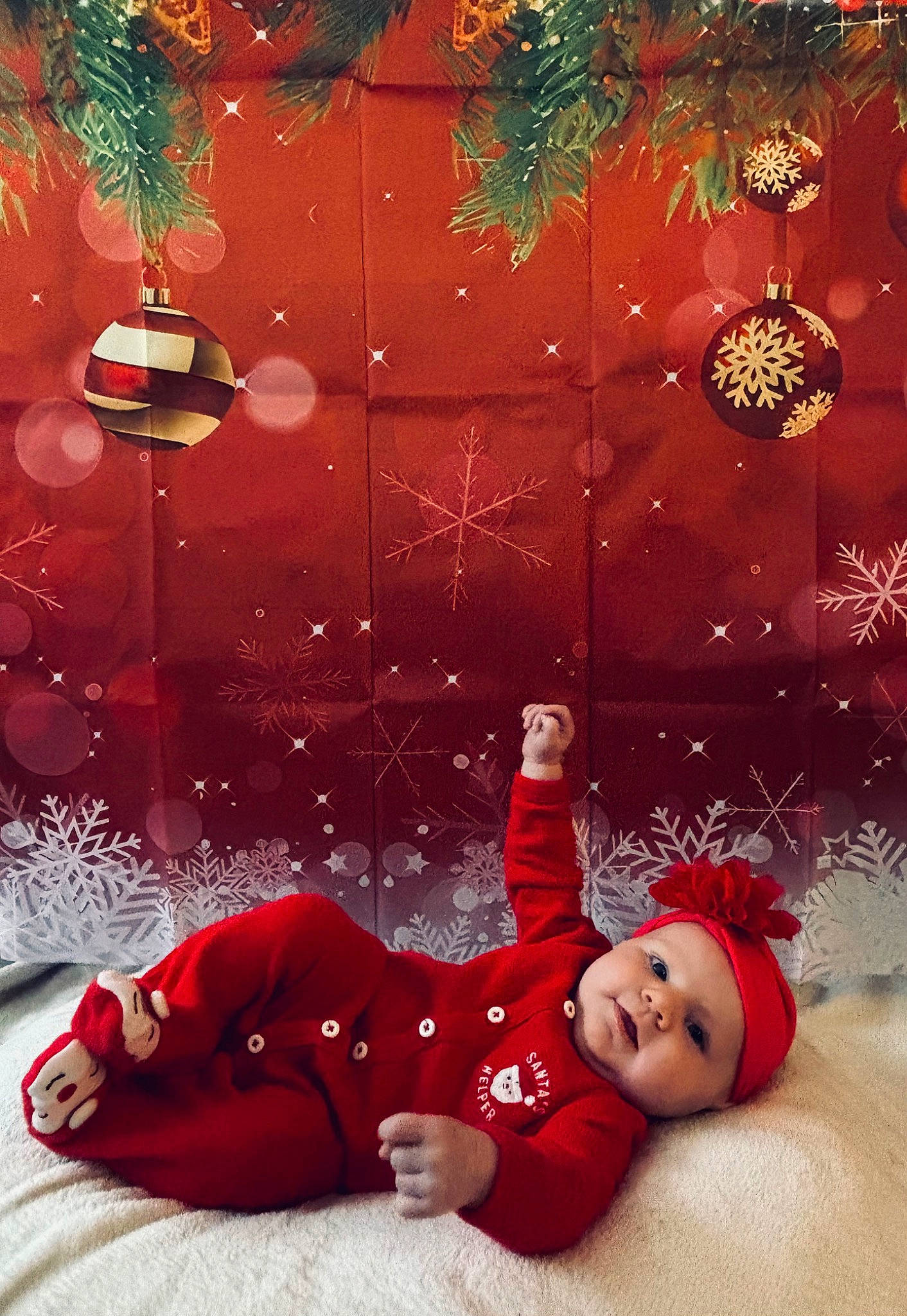 Gemma joined the competition — help win amazing prizes! christmas, christmas_decoration, christmas_eve, christmas_lights, christmas_ornament, comfort, decoration, event, fictional_character, happy, headwear, holiday, holiday_ornament, interior_design, ornament, person, plant, playing_with_kids, red, smile