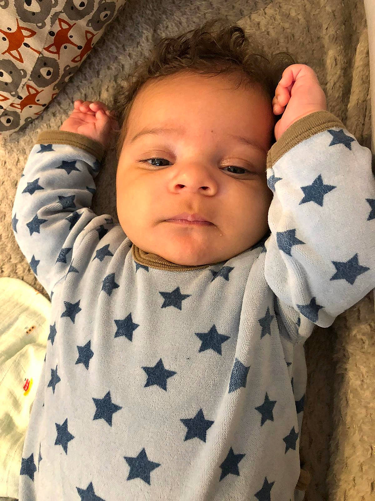 Milo participe au concours pour gagner de l'argent avec cette photo : baby_toddler_clothing, cheek, chin, comfort, cool, eye, face, facial_expression, finger, gesture, happy, head, mouth, neck, nose, outerwear, person, product, skin, sleeve