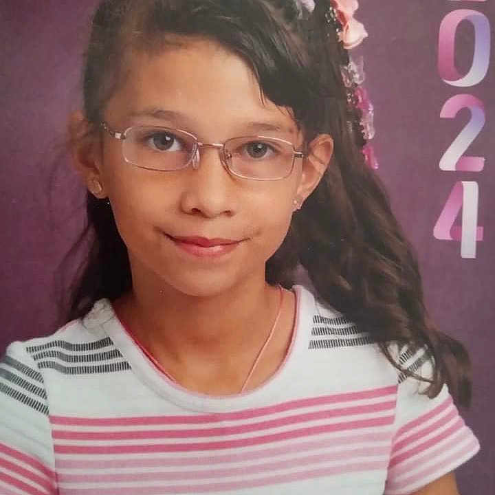 Angelamaria is registered to the contest to win money with this photo: accessories, bodypart, child, clothing, dimples, earring, face, female, girl, glasses, hair, happy, head, jewelry, neck, person, photography, portrait, shoulder, smile