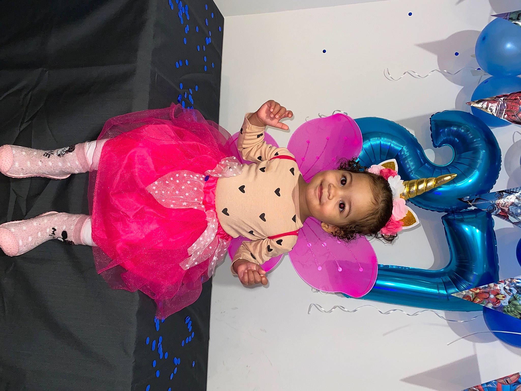 Kylie a rejoint le concours — aidez-le/la à gagner de superbes lots ! baby, baby_toddler_clothing, child, event, fun, happy, joy, leisure, magenta, party_supply, person, pink, room, textile, toddler, toy