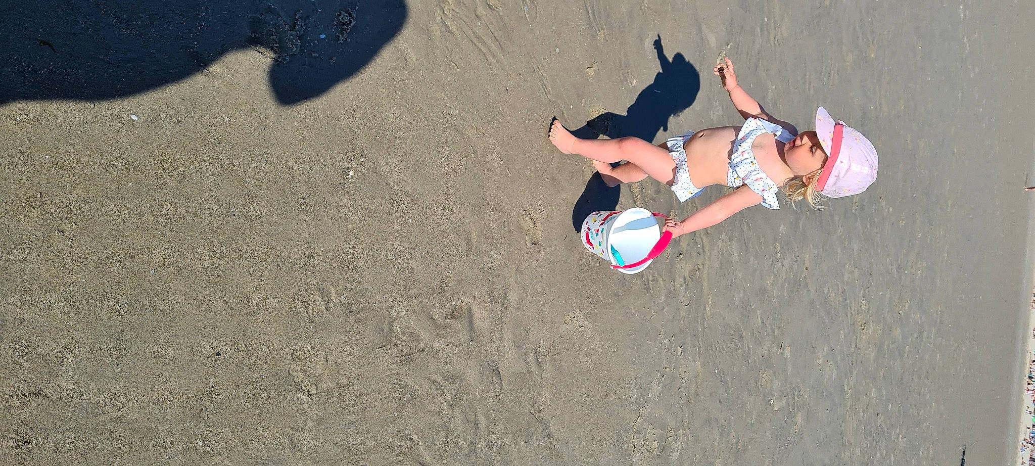 Agnieszka a rejoint le concours — aidez-le/la à gagner de superbes lots ! adventure, beach, boardsport, carmine, concrete, extreme_sport, fun, headwear, landscape, leisure, ocean, people_in_nature, person, play, recreation, sand, shadow, shorts, slope, soil