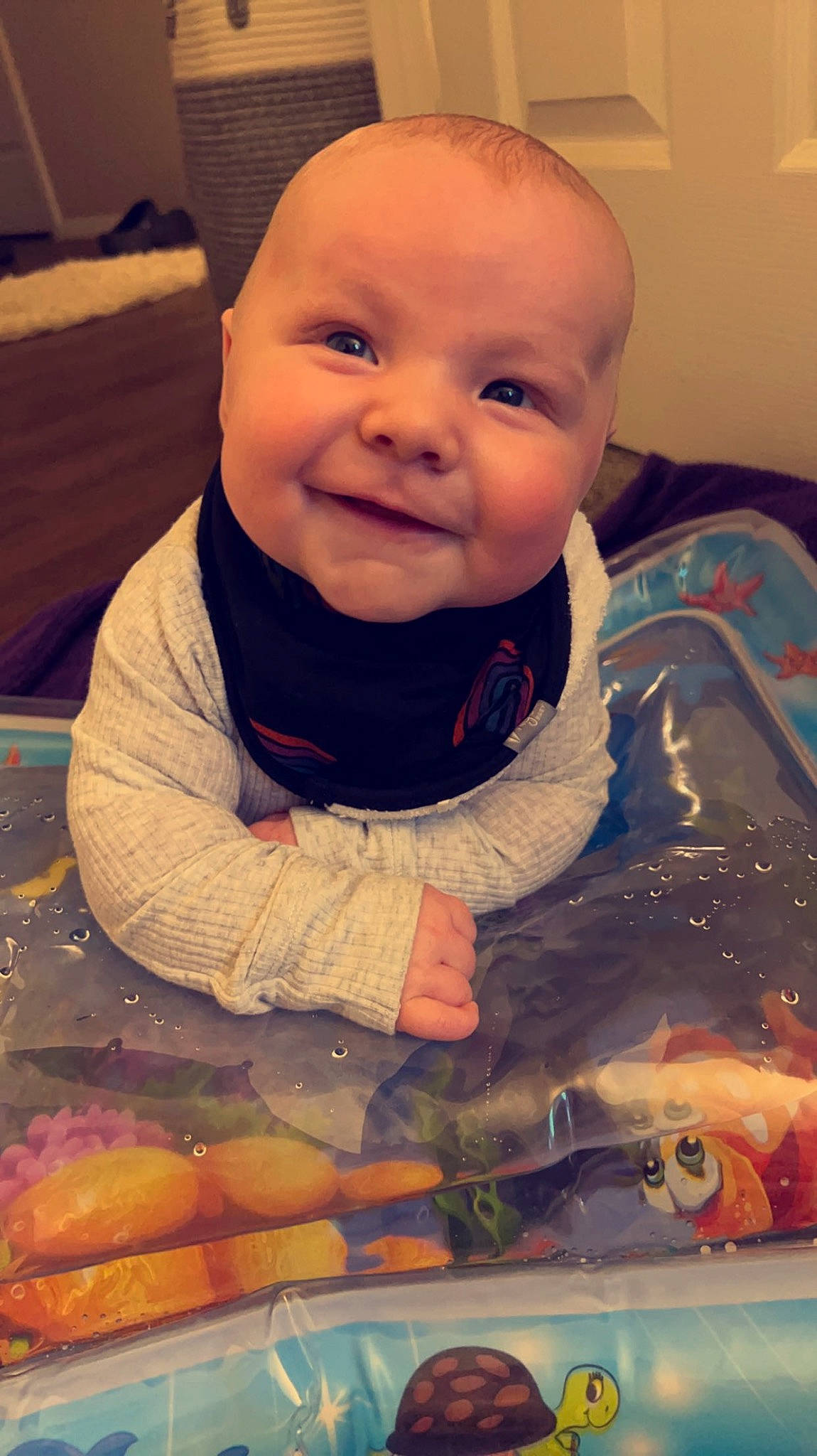 King is registered to the contest to win money with this photo: baby, baby_toddler_clothing, beauty, cheek, child, eyebrow, facial_expression, finger, fun, hairstyle, happy, iris, joy, mouth, nose, organ, person, skin, sleeve, smile