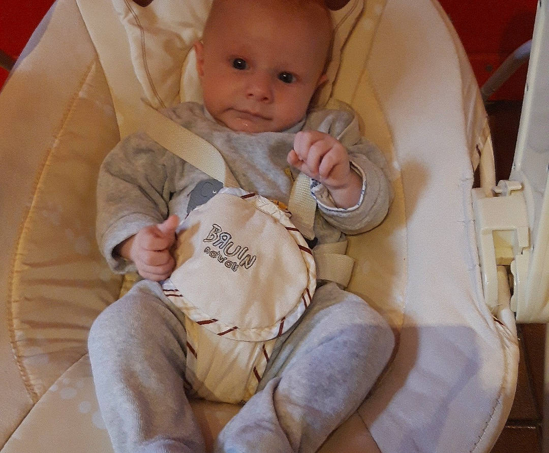 Gino a rejoint le concours — aidez-le/la à gagner de superbes lots ! baby, baby_products, baby_sleeping, child, comfort, person, product, sleep, toddler