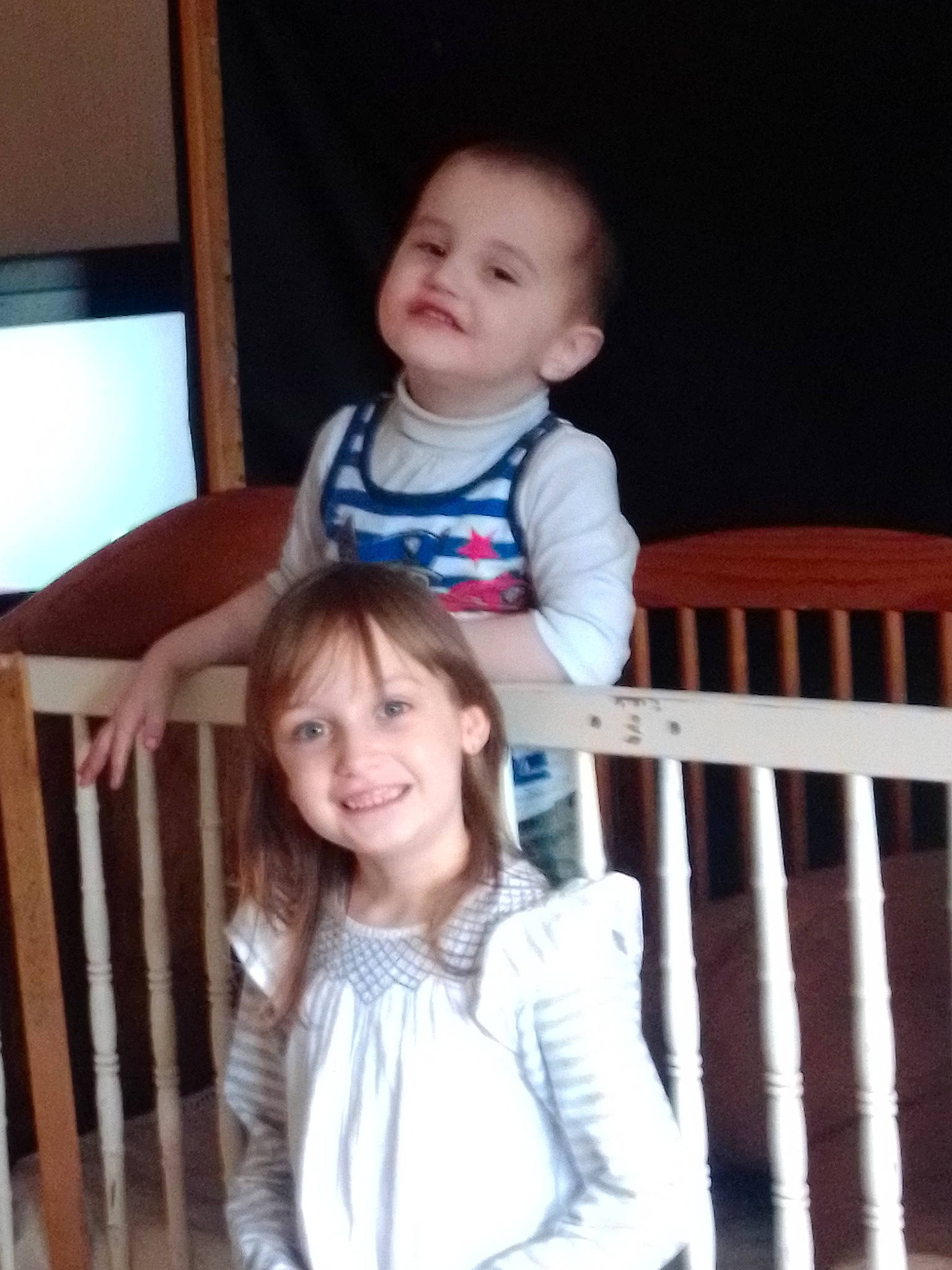 Yuna a rejoint le concours — aidez-le/la à gagner de superbes lots ! baby, baby_products, beauty, cheek, child, eye, face, happy, iris, joy, person, product, sitting, skin, smile, standing, toddler