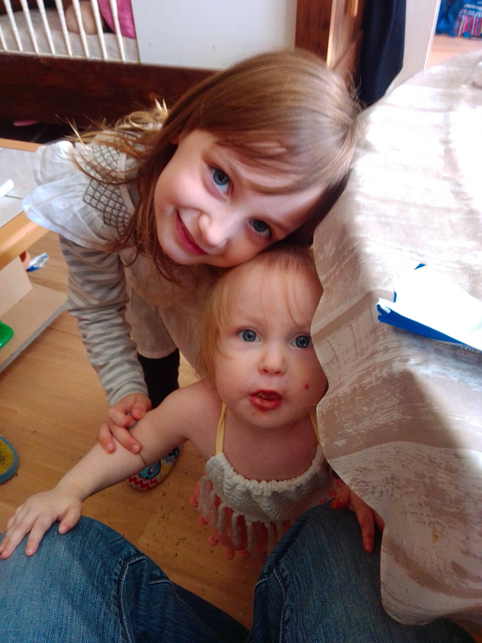 Yuna participe au concours pour gagner de l'argent avec cette photo : child, eye, hair, hairstyle, iris, joy, long_hair, person, skin, toddler