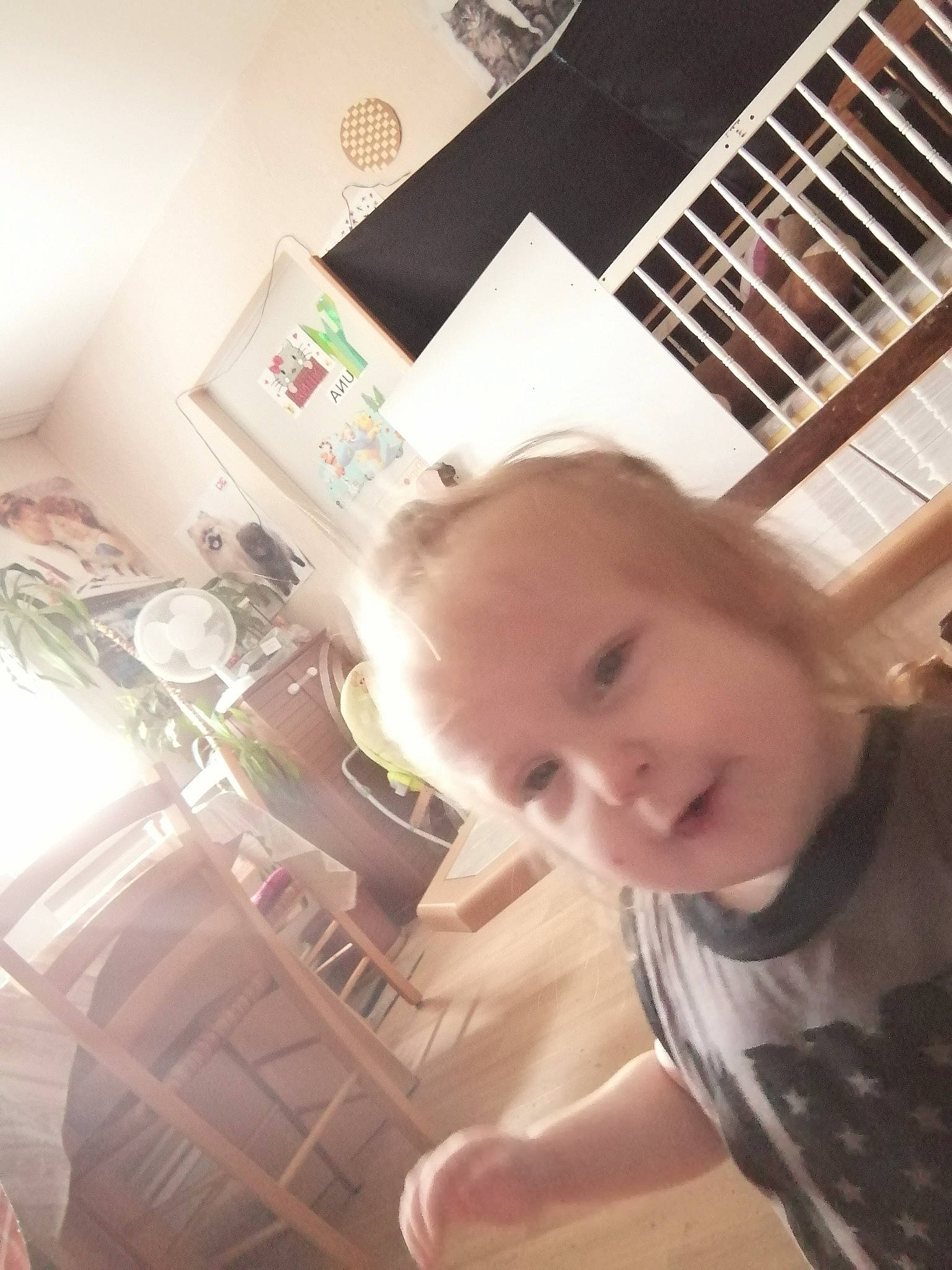 Aerith participe au concours pour gagner de l'argent avec cette photo : baby, child, person, photography, selfie