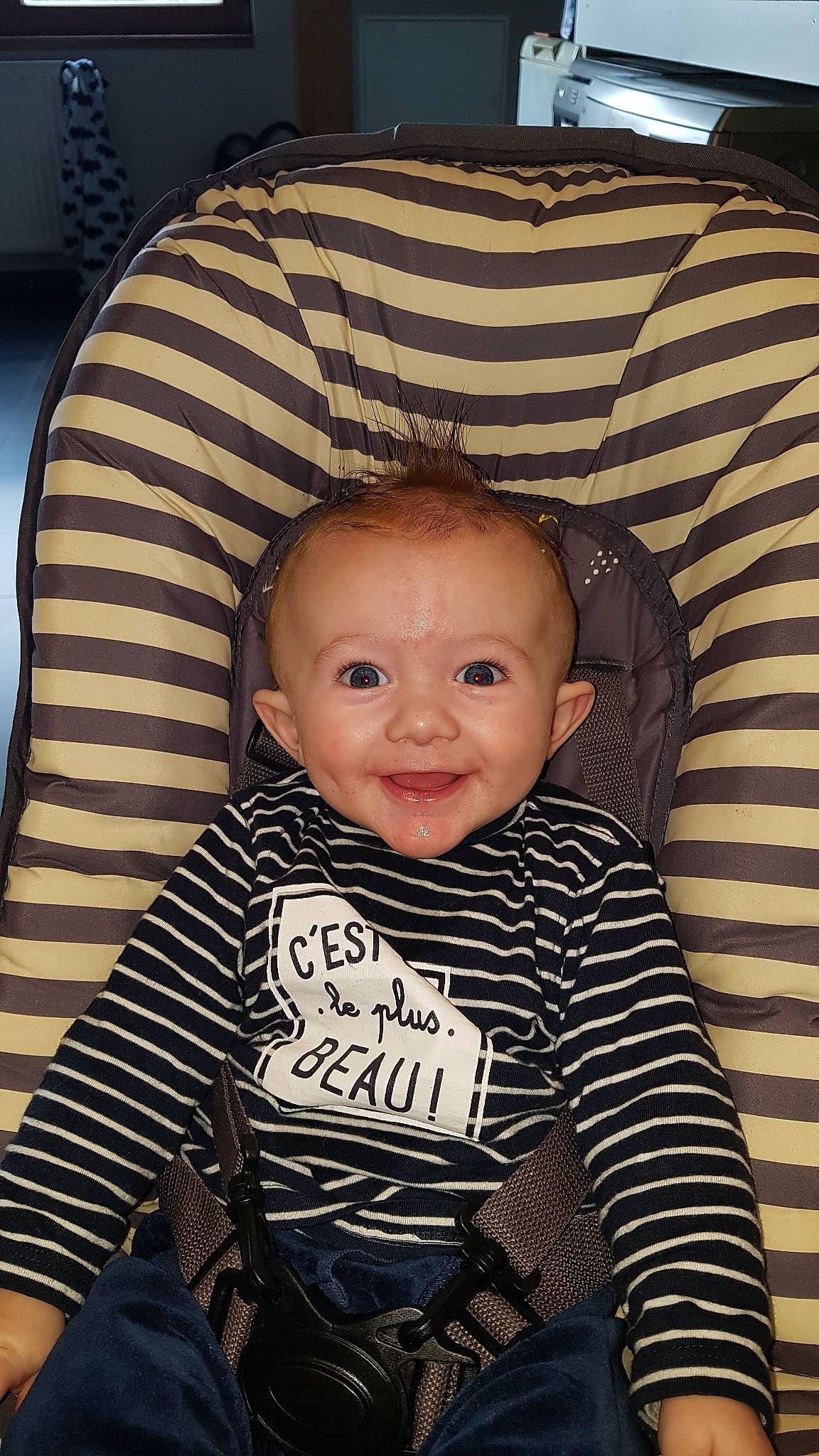 Oliver participe au concours pour gagner de l'argent avec cette photo : baby, baby_products, cheek, child, joy, person, product, toddler