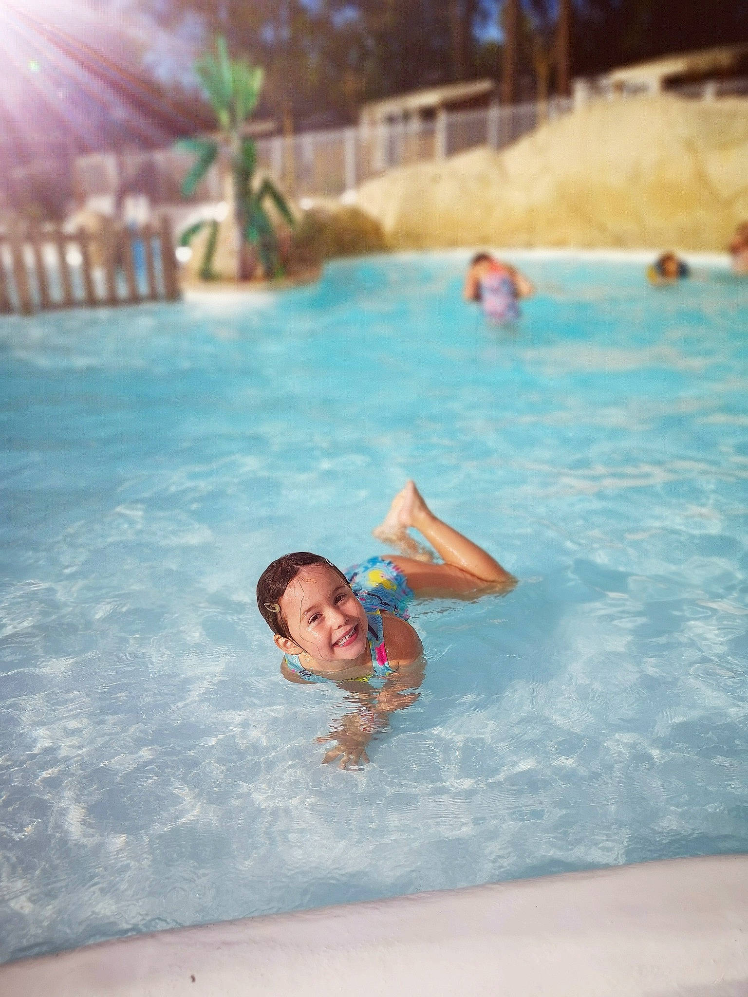 Ambre a rejoint le concours — aidez-le/la à gagner de superbes lots ! aqua, azure, barechested, bathing, chest, fun, happy, joy, leisure, leisure_centre, nonbuilding_structure, person, recreation, resort_town, smile, sports, summer, swimming_pool, swimwear, vacation