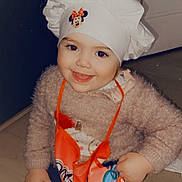 Linaya a rejoint le concours — aidez-le/la à gagner de superbes lots ! baby, bonnet, cap, clothing, coat, costume, dress, face, fashion, formalwear, gown, happy, hat, head, person, photography, portrait, scarf, smile, swimwear