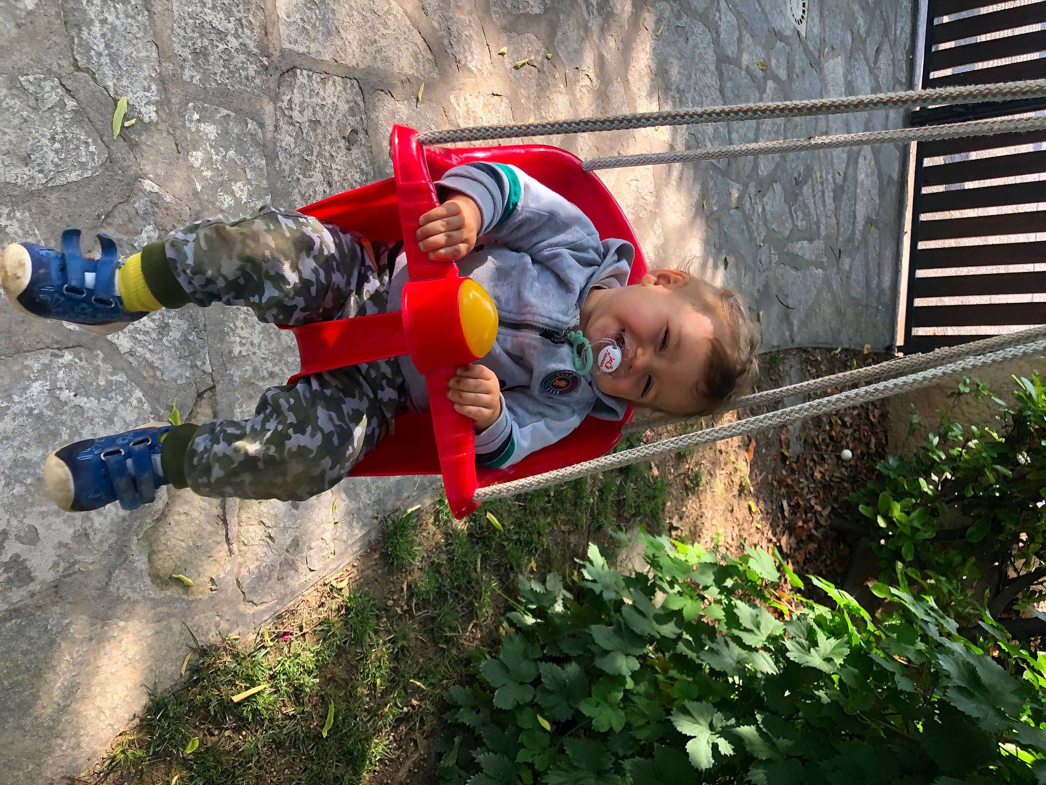 Paul a rejoint le concours — aidez-le/la à gagner de superbes lots ! fictional_character, fun, person