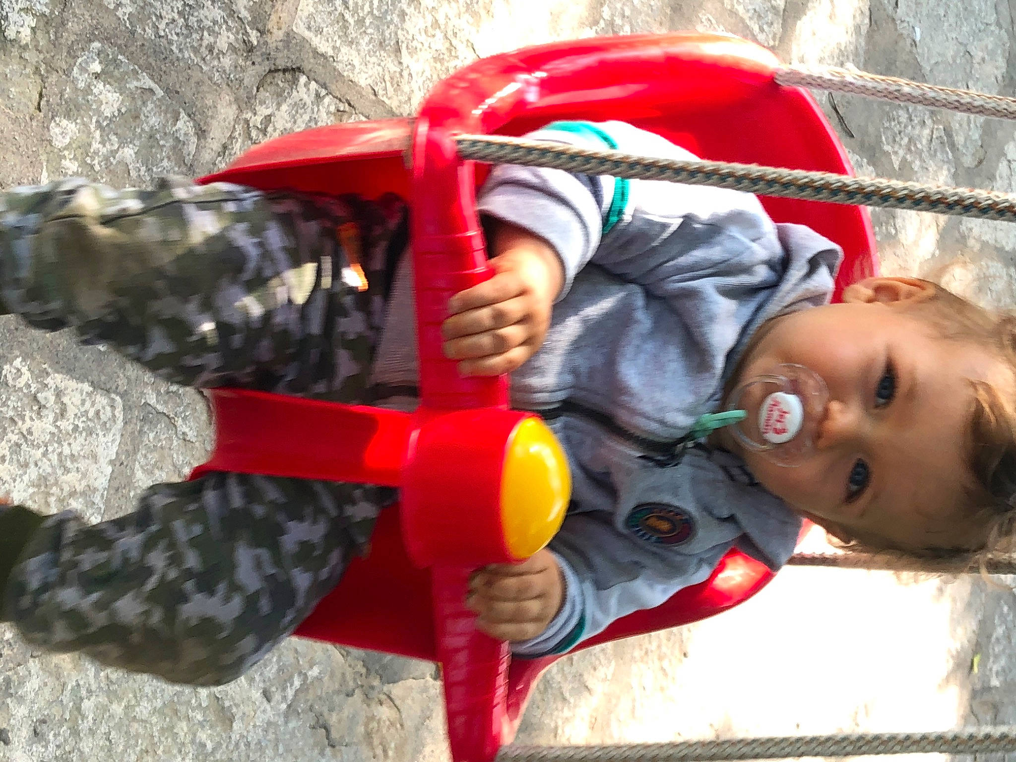 Paul a rejoint le concours — aidez-le/la à gagner de superbes lots ! child, person, play, toddler