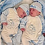 Louis Et Elian a rejoint le concours — aidez-le/la à gagner de superbes lots ! newborn, twins, baby, sleeping, infant, blue, white, onesie, hat, cozy, bed, bedding, cute, peaceful, soft, plush, child, rest, family, portrait