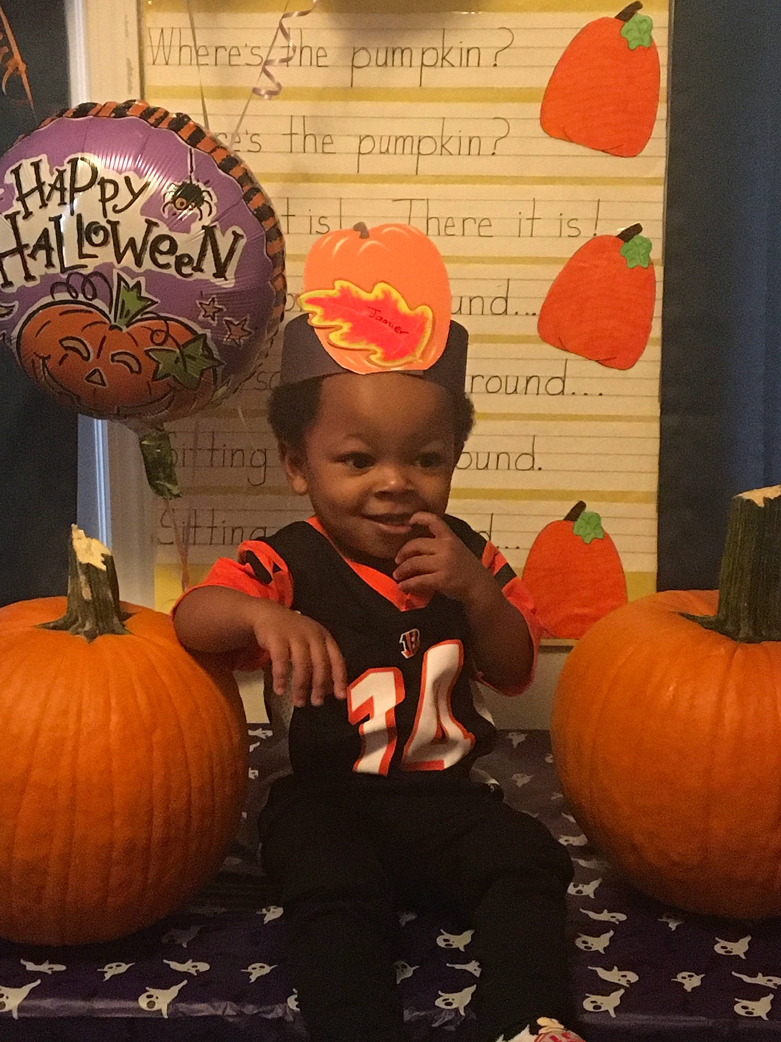 Jamier is registered to the contest to win money with this photo: arm, art, black, calabaza, child, cucurbita, fun, gourd, happy, human, natural_foods, orange, organ, person, plant, pumpkin, squash, toddler, vegetable, winter_squash