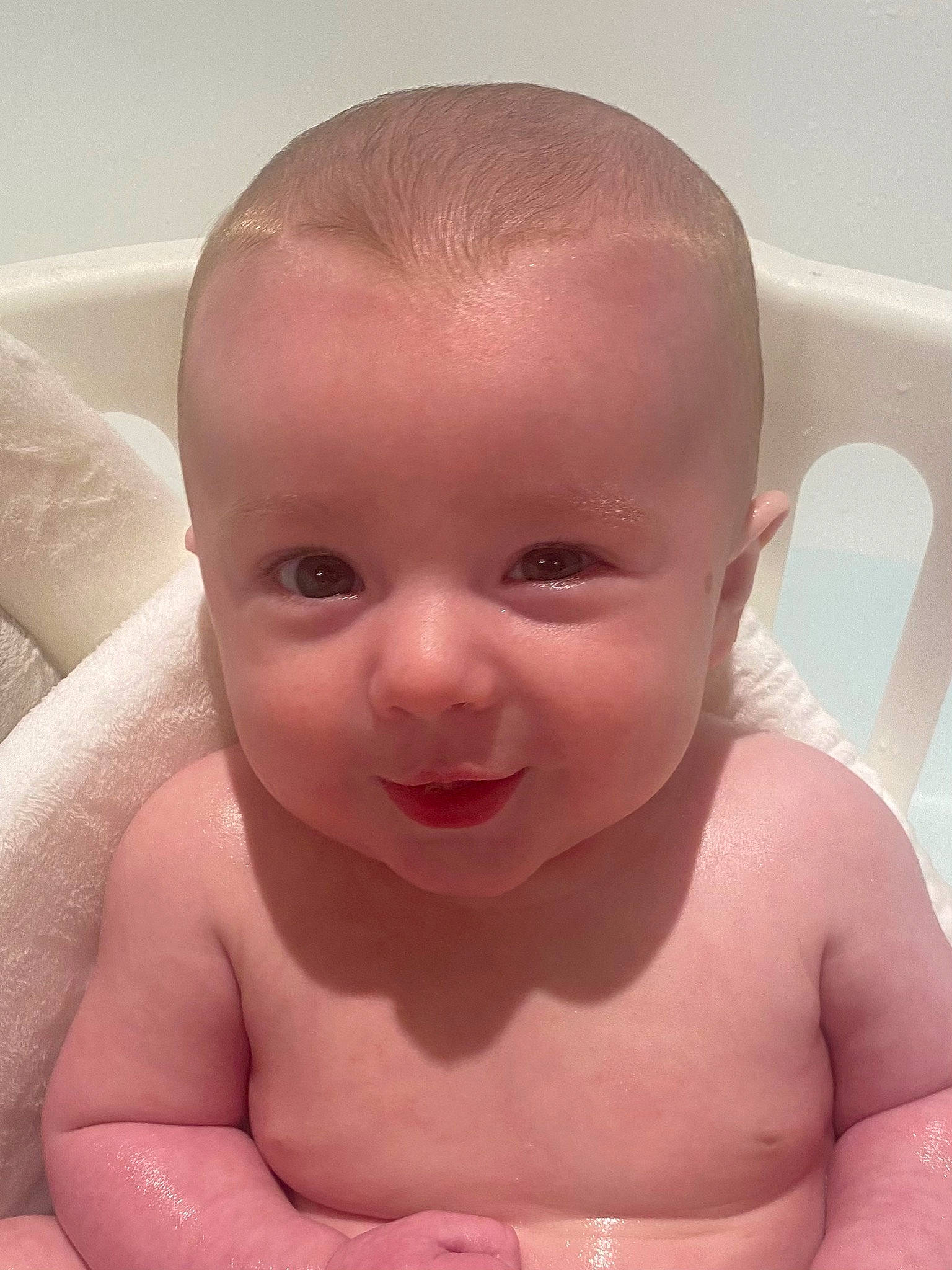 Jude is registered to the contest to win money with this photo: arm, cheek, chin, ear, eye, eyebrow, eyelash, forehead, hair, hairstyle, hand, leg, lip, mouth, nose, organ, person, shoulder, skin, smile