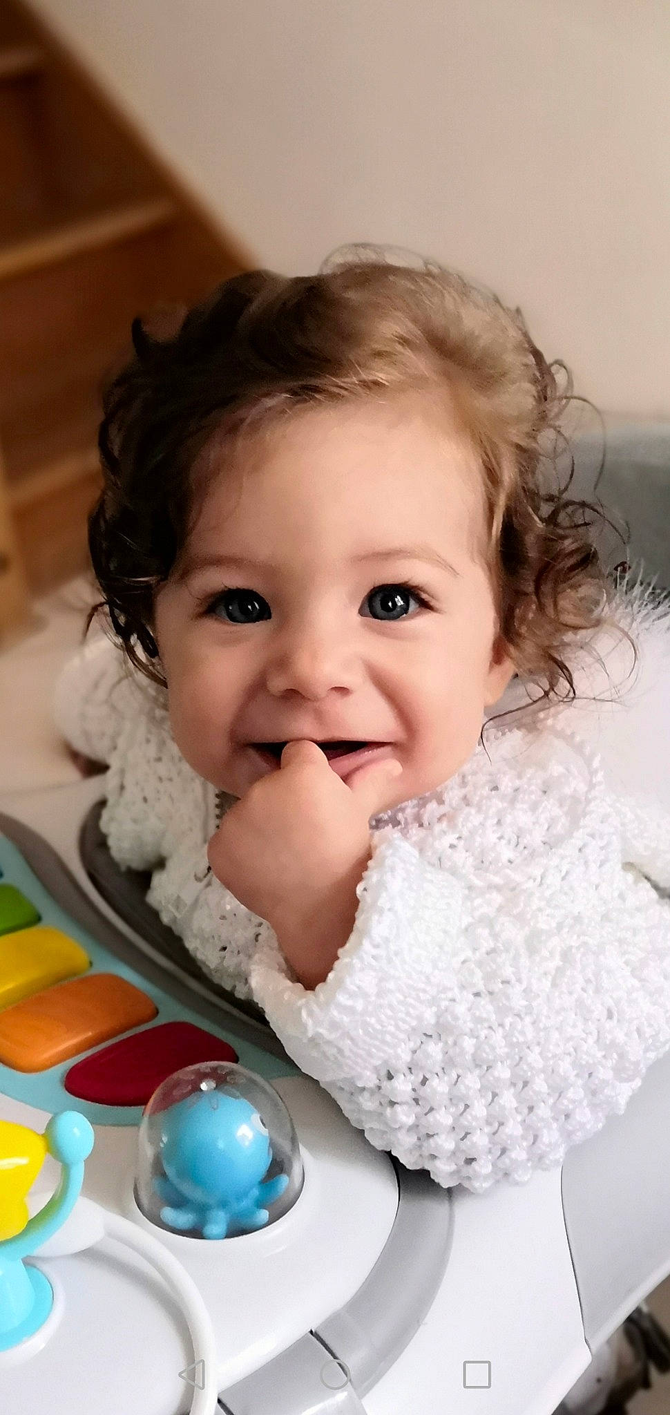 Liah a rejoint le concours — aidez-le/la à gagner de superbes lots ! baby, child, comfort_food, facial_expression, joy, mouth, nose, person, play, skin, smile, toddler