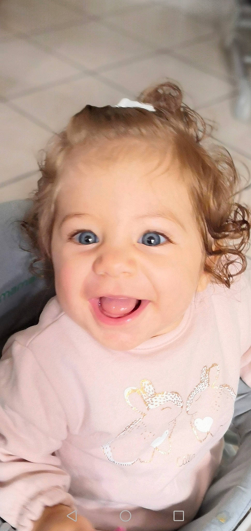 Liah a rejoint le concours — aidez-le/la à gagner de superbes lots ! baby, beauty, blond, cheek, child, chin, eye, eyebrow, face, facial_expression, forehead, hair, hairstyle, head, joy, lip, mouth, nose, person, skin