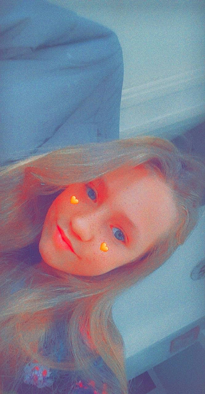 Tamara participe au concours pour gagner de l'argent avec cette photo : art, bathing, electric_blue, eyelash, flesh, jaw, paint, peach, person, plastic, throat, toy, visual_arts