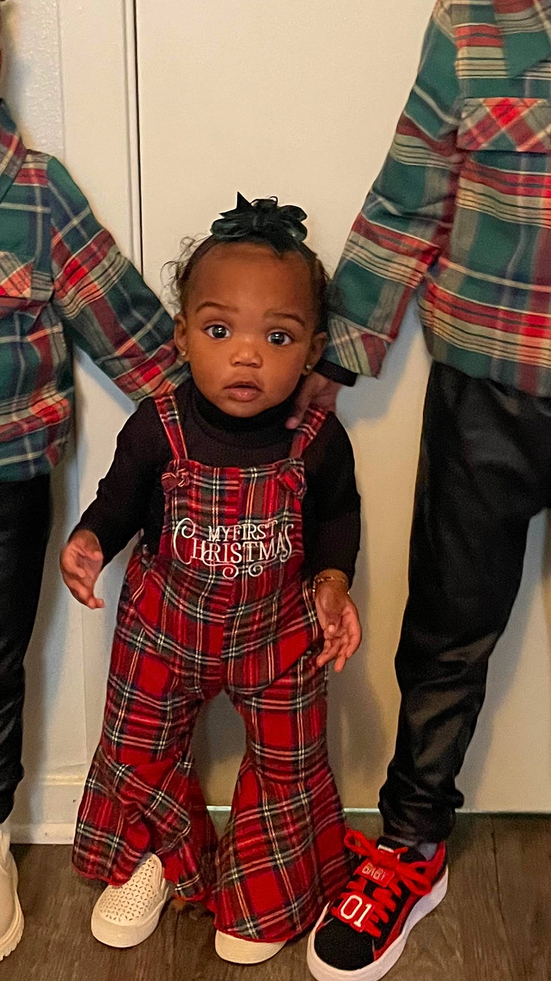 adult, boy, child, clothing, face, female, footwear, girl, head, jeans, male, man, pants, person, photography, portrait, shoe, sleeve, tartan, teen