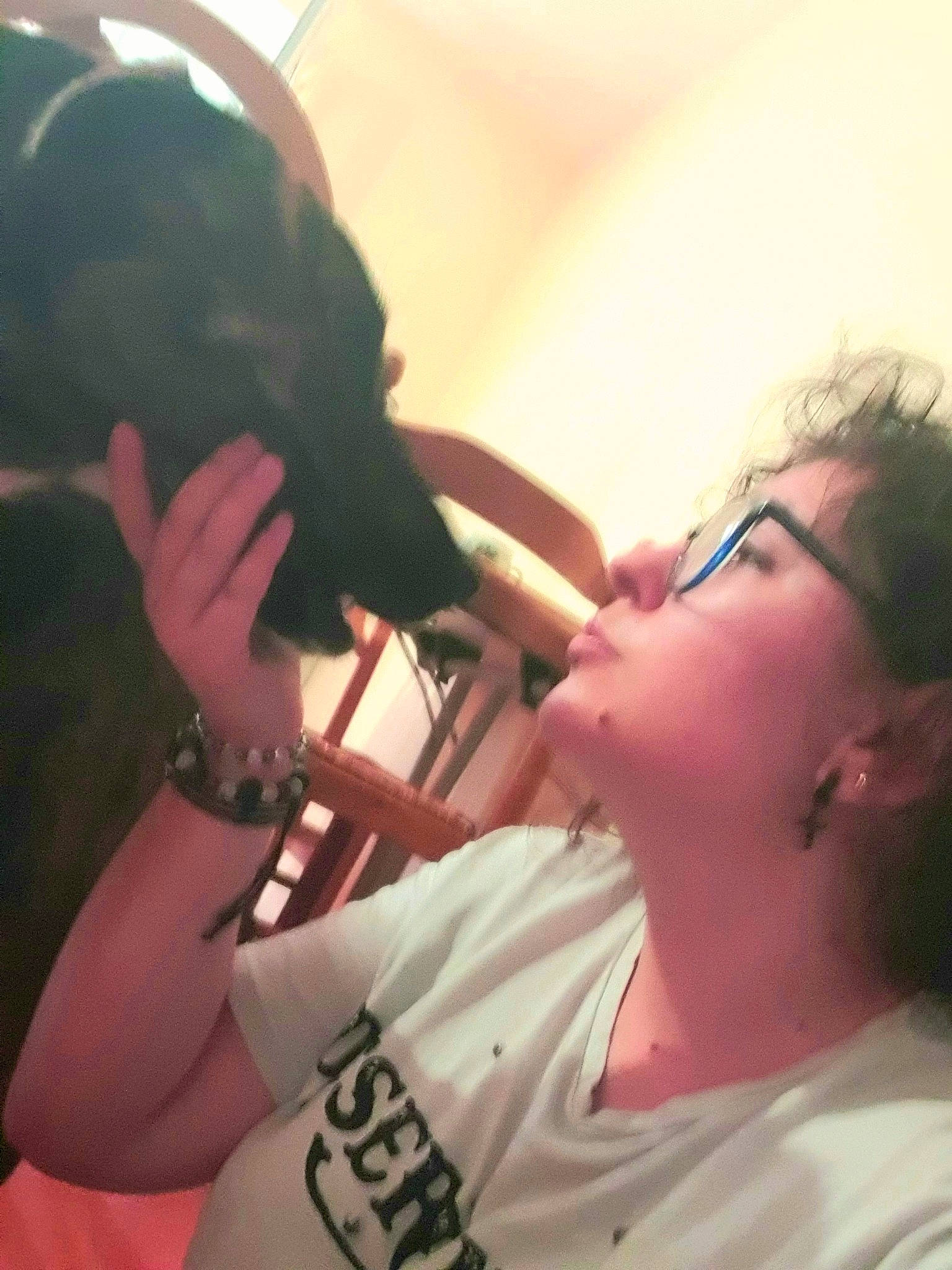 Noisette participe au concours pour gagner de l'argent avec cette photo : black_hair, cool, ear, flesh, fun, jaw, lip, mouth, neck, throat