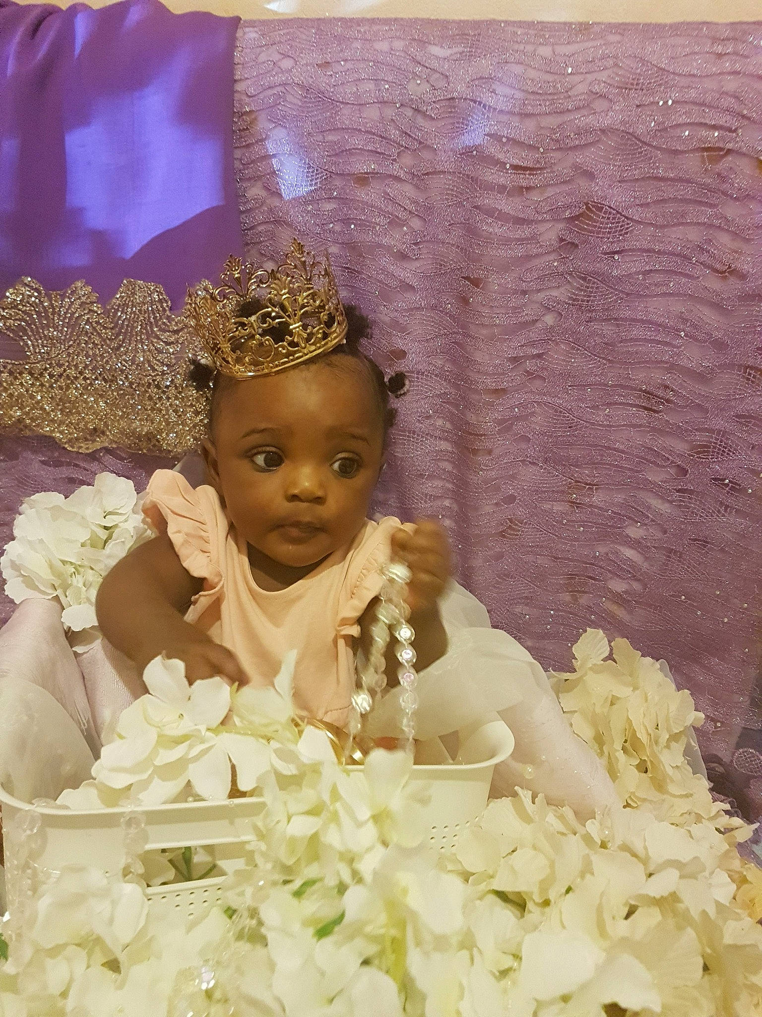 Michelle participe au concours pour gagner de l'argent avec cette photo : child, fawn, headpiece, person, smile