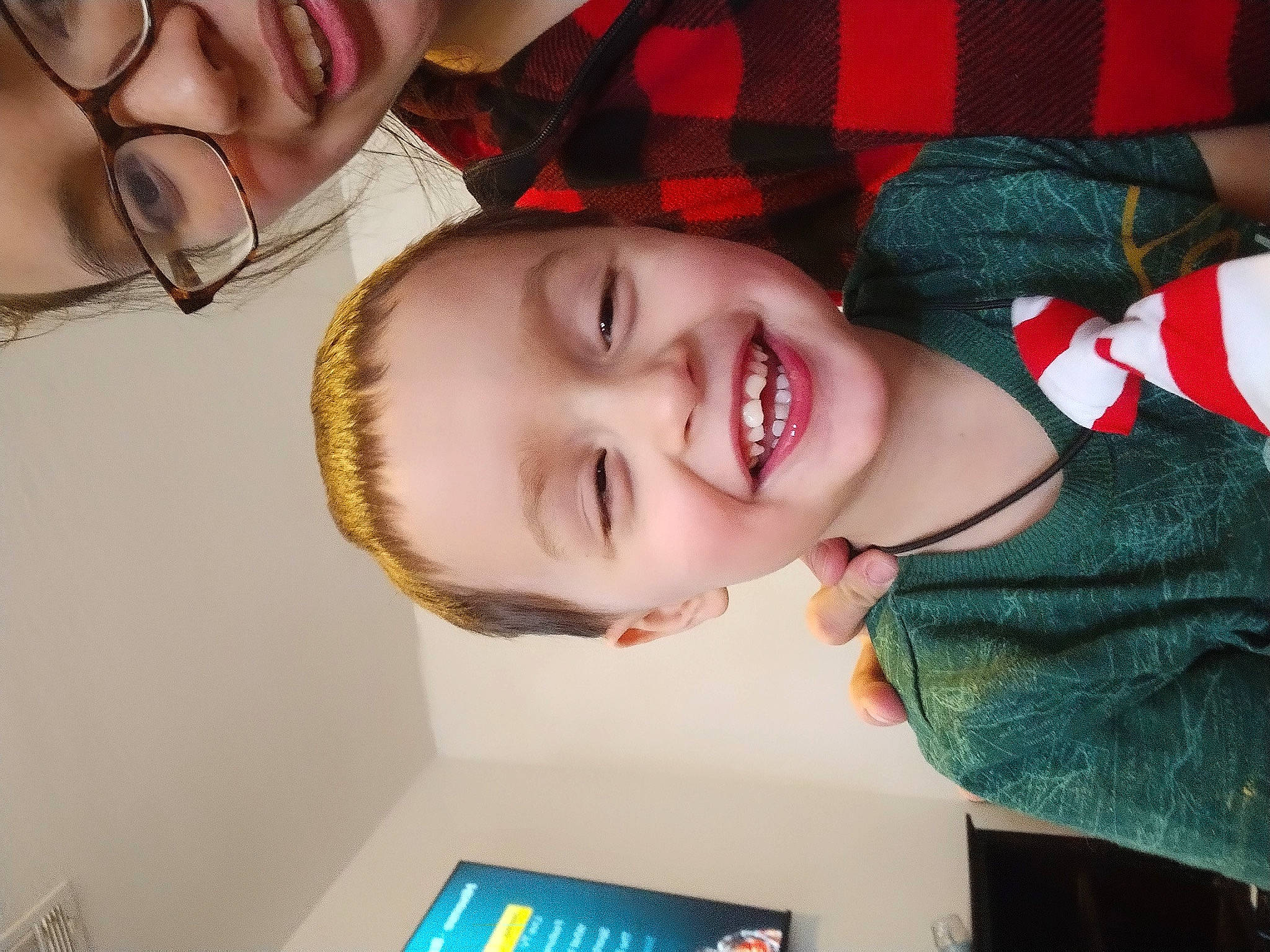 Theos is registered to the contest to win money with this photo: cheek, chin, eye, eyebrow, face, facial_expression, finger, forehead, happy, head, human_body, joy, lip, mouth, neck, nose, person, product, skin, smile