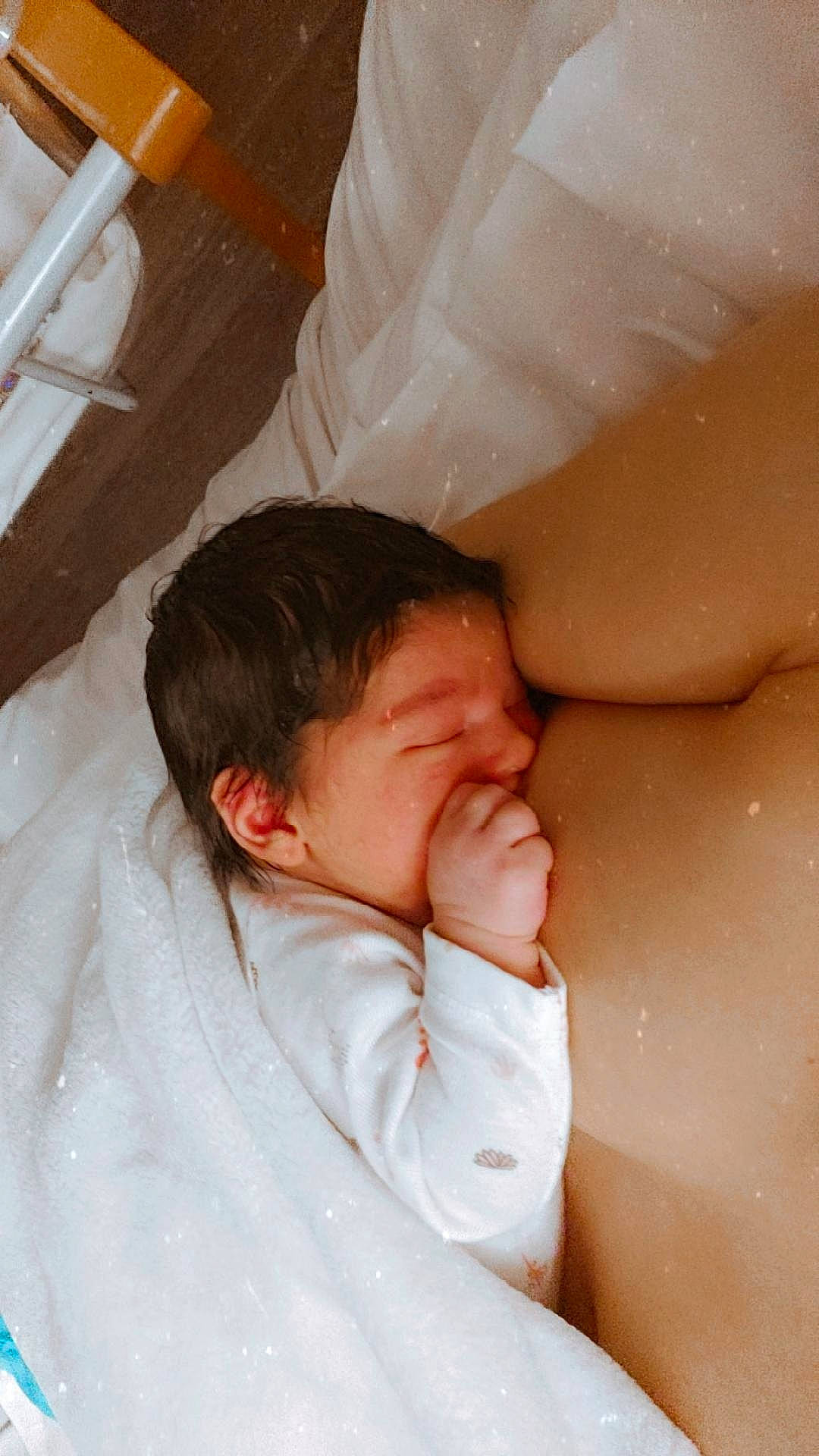 Antonia a rejoint le concours — aidez-le/la à gagner de superbes lots ! abdomen, baby, baby_sleeping, bed, bedding, bedtime, chest, child, childbirth, comfort, event, eyelash, flesh, hospital, linens, mouth, patient, person, room, service