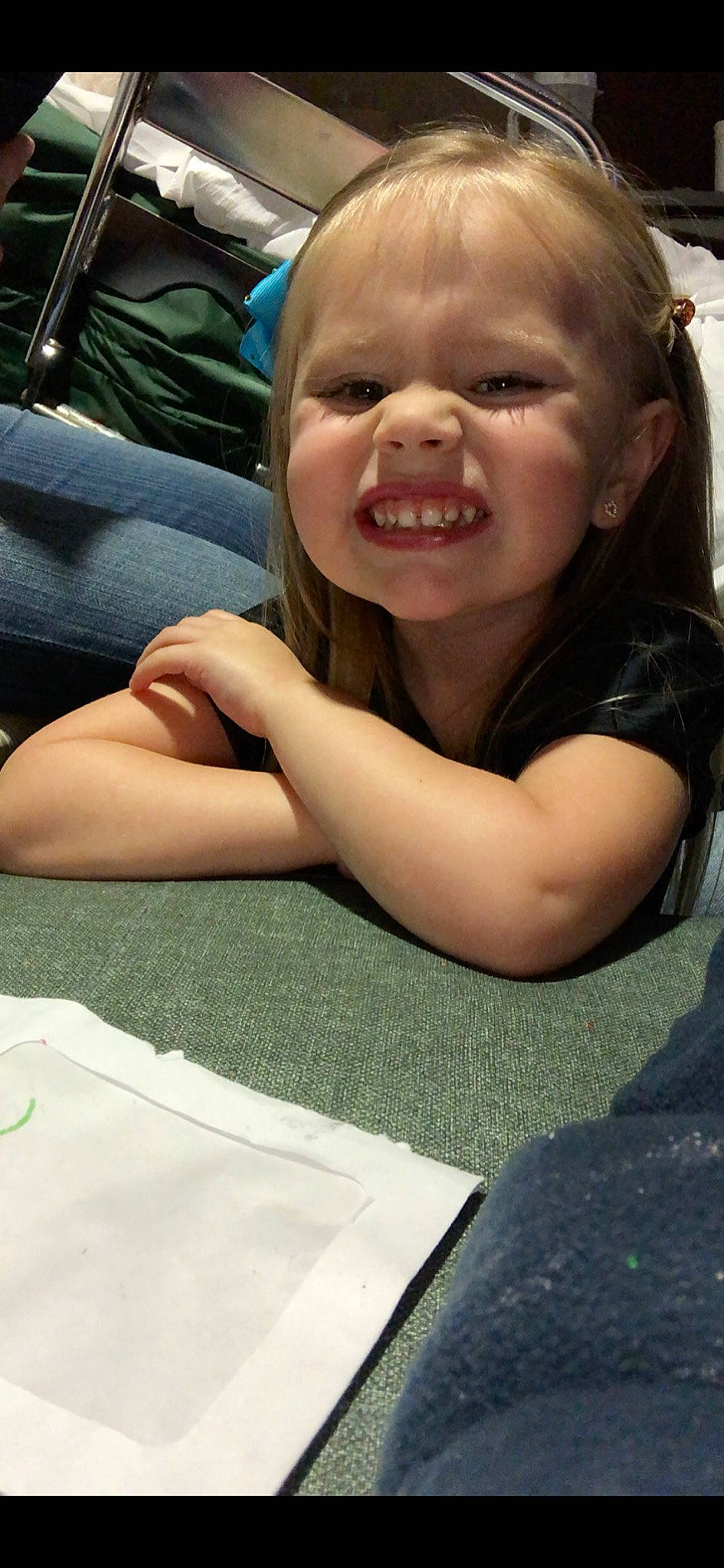 Avaclaire is registered to the contest to win money with this photo: blond, cheek, child, face, facial_expression, fun, head, joy, laugh, mouth, nose, person, skin, smile, toddler, tooth, vacation