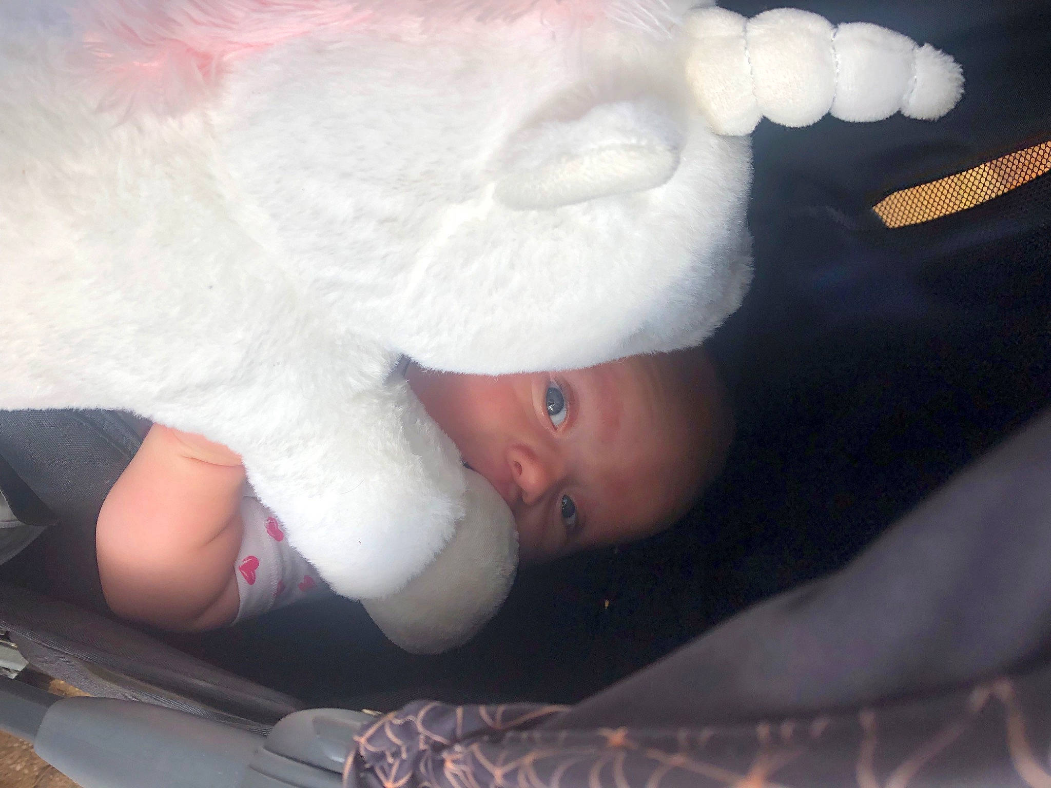 Liyah a rejoint le concours — aidez-le/la à gagner de superbes lots ! arm, baby, baby_sleeping, baby_toddler_clothing, cap, child, comfort, eyebrow, finger, gesture, hand, head, helmet, human_body, linens, mouth, nail, person, skin, thumb