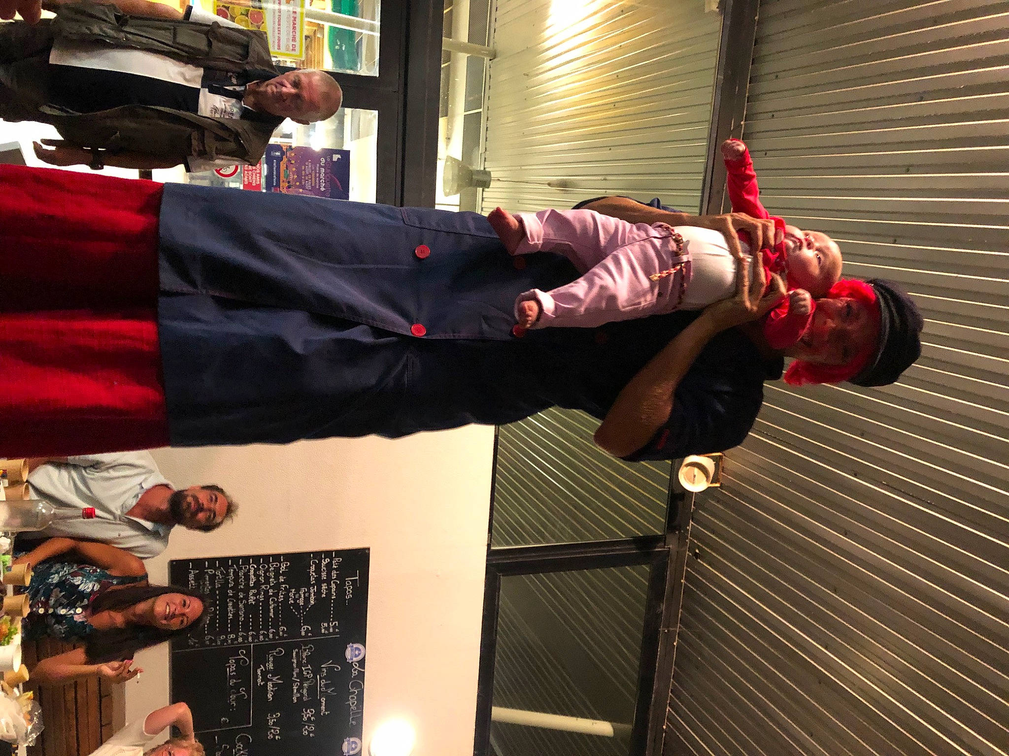 Liyah participe au concours pour gagner de l'argent avec cette photo : boot, carmine, costume, entertainment, event, fun, headwear, human_leg, joy, luggage_and_bags, person, room, sandal, shorts, sportswear, thigh, under_exposed