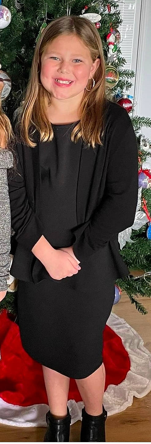 Kaylee joined the competition — help win amazing prizes! abdomen, black, blazer, collar, elbow, fashion_design, formal_wear, gesture, joint, joy, knee, long_hair, neck, outerwear, pattern, person, shoulder, sleeve, sportswear, thigh