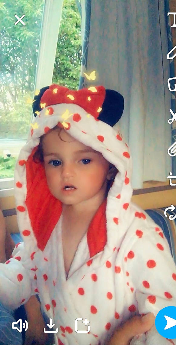 Eden a rejoint le concours — aidez-le/la à gagner de superbes lots ! child, headgear, headwear, person, toddler