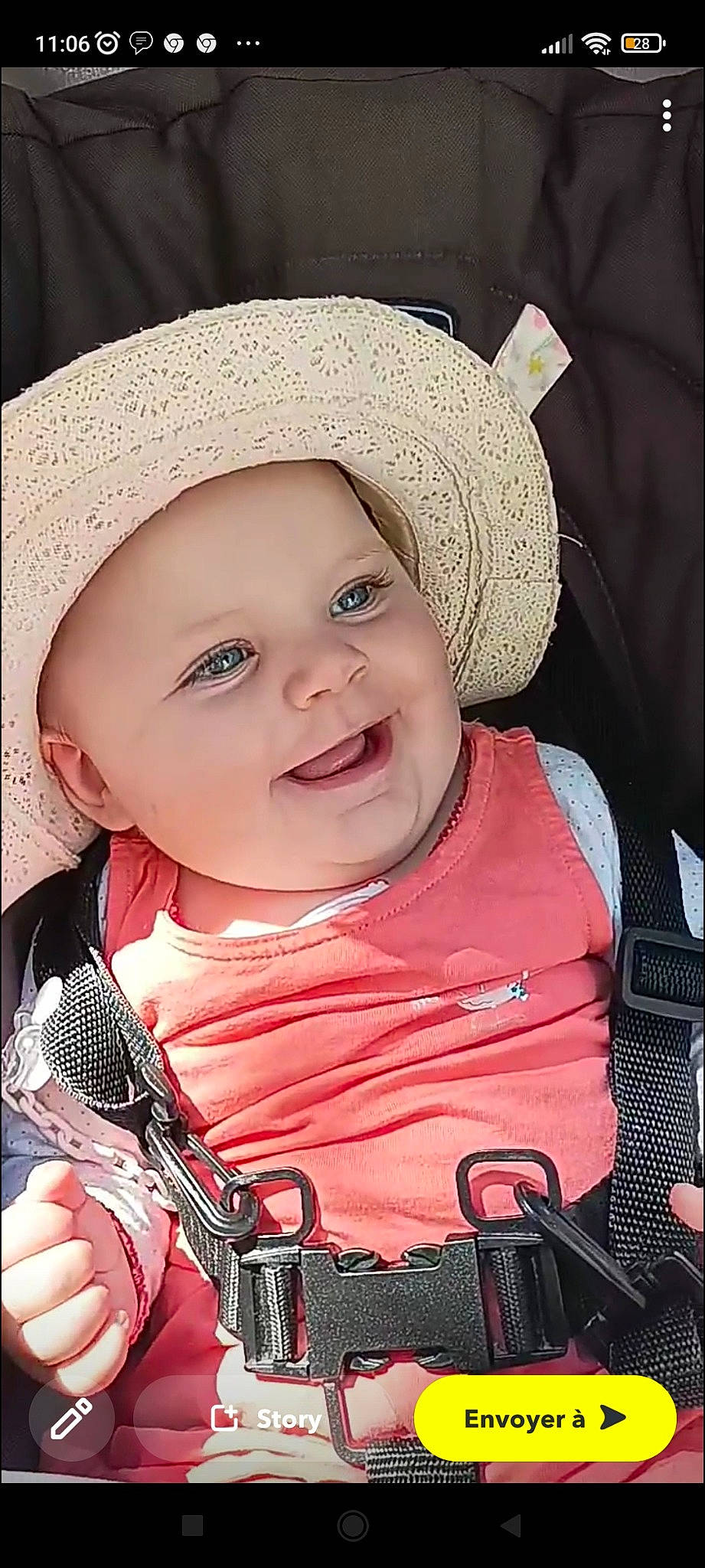 Laya participe au concours pour gagner de l'argent avec cette photo : baby, baby_toddler_clothing, cheek, chin, eye, face, facial_expression, happy, hat, headwear, iris, joy, lip, mouth, nose, organ, person, photograph, pink, product