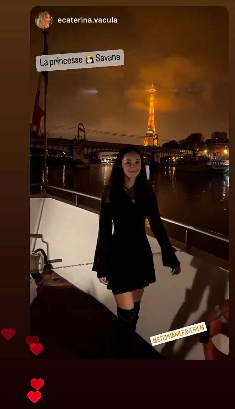 Savannah participe au concours pour gagner de l'argent avec cette photo : advertising, backlighting, city, darkness, event, fashion_design, fashion_model, flash_photography, flooring, formal_wear, human_leg, joy, midnight, night, person, sky, sleeve, thigh, tower, tower_block