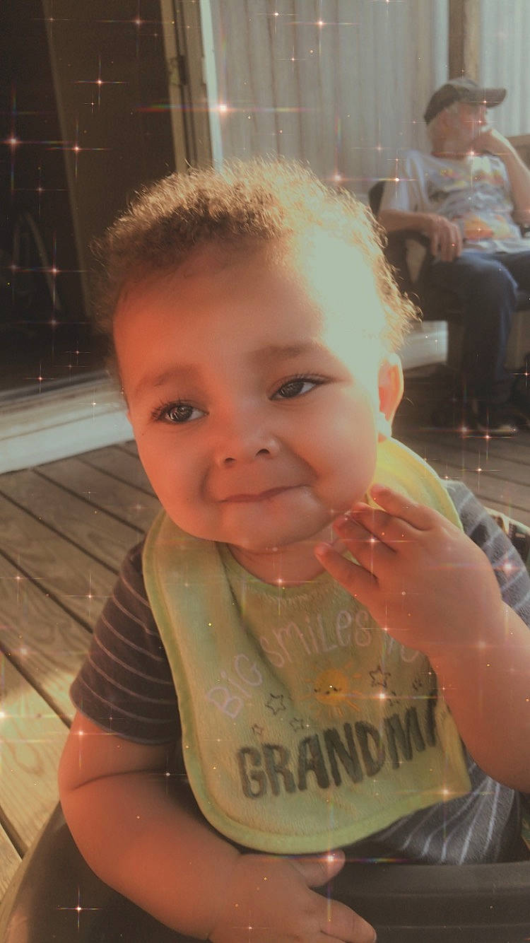 Jordan is registered to the contest to win money with this photo: arm, cheek, chin, ear, eyebrow, face, facial_expression, forehead, gesture, hairstyle, happy, iris, joy, lip, mouth, nose, organ, person, skin, smile