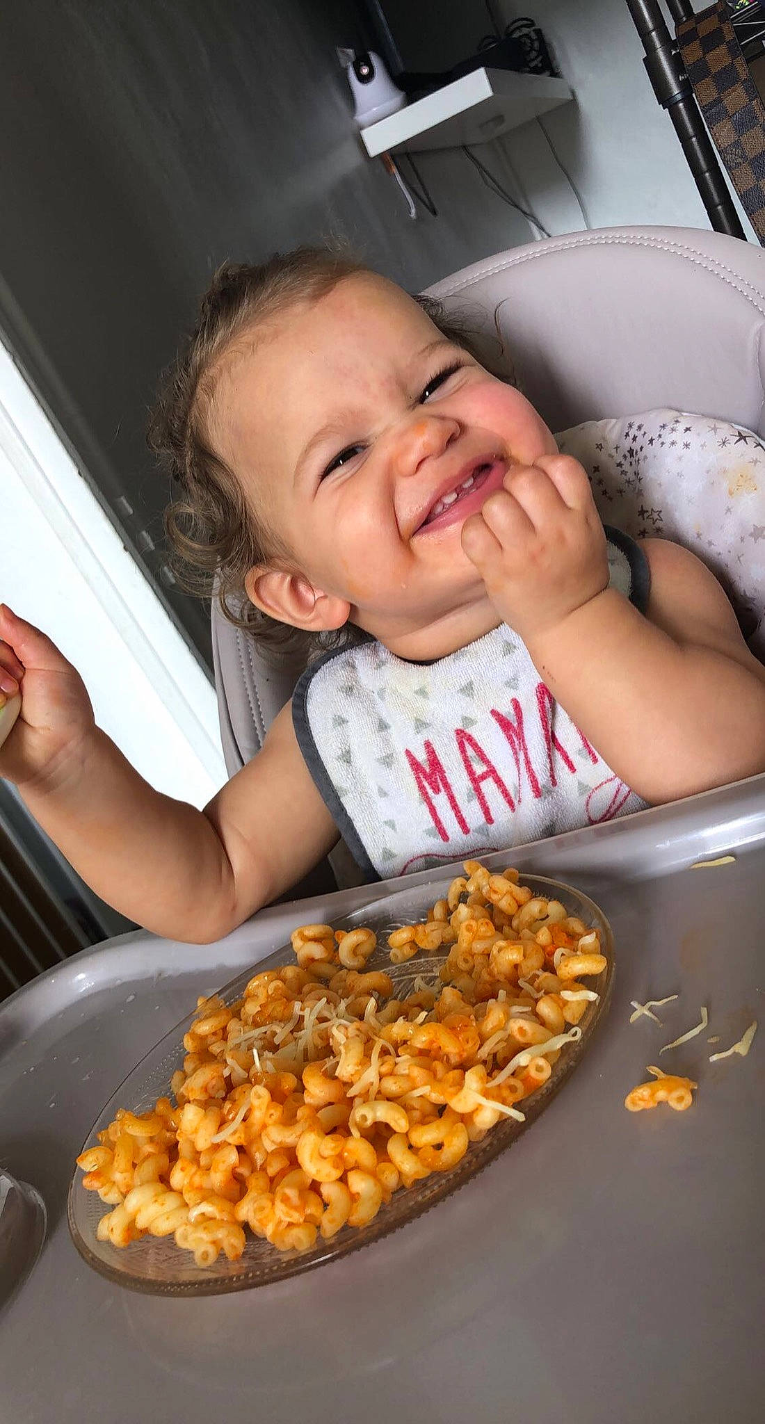 Emma participe au concours pour gagner de l'argent avec cette photo : baby, baby_toddler_clothing, child, comfort_food, cuisine, dish, finger, food, food_craving, fun, happy, ingredient, joy, junk_food, nuts_seeds, person, plant, recipe, side_dish, smile