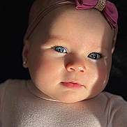émie Burghard participe au concours pour gagner de l'argent avec cette photo : baby, child, face, portrait, headband, bow, blue_eyes, soft_light, closeup, cute, infant, pink_clothing, skin, adorable, newborn, expression, young, fashion, headwear, innocence