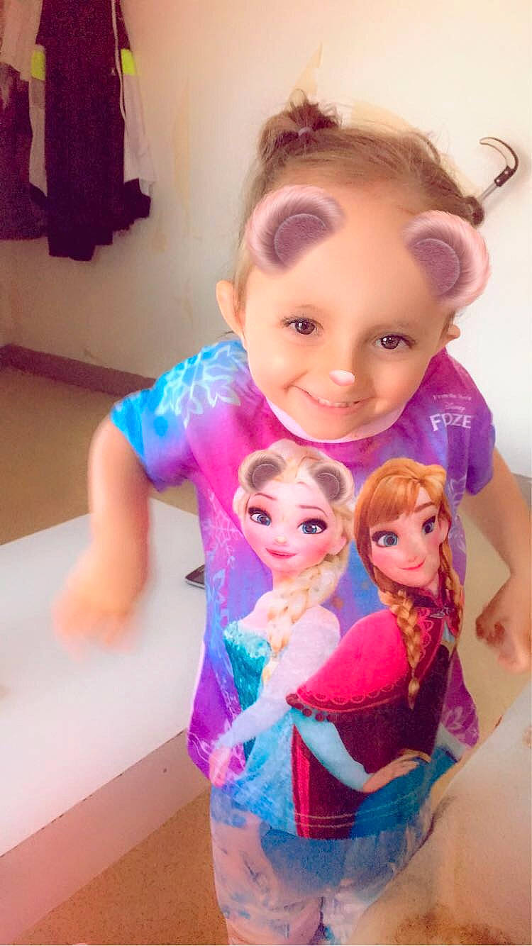 Célia a rejoint le concours — aidez-le/la à gagner de superbes lots ! barbie, blond, cheek, child, doll, fun, head, joy, person, play, selfie, smile, toddler, toy