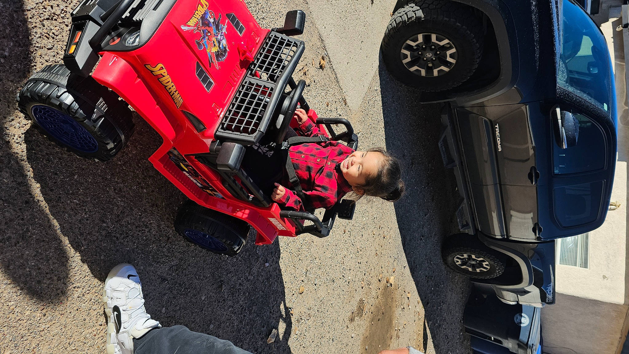 Asher is registered to the contest to win money with this photo: asphalt, auto_part, automotive_design, automotive_exterior, automotive_lighting, automotive_tire, automotive_wheel_system, bumper, car, fender, helmet, joy, light, motor_vehicle, person, racing, rim, tire, tread, vehicle